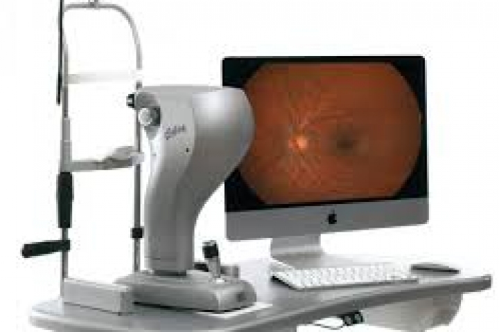 Foto retina con Fundus Camera non Midriatica Cobra